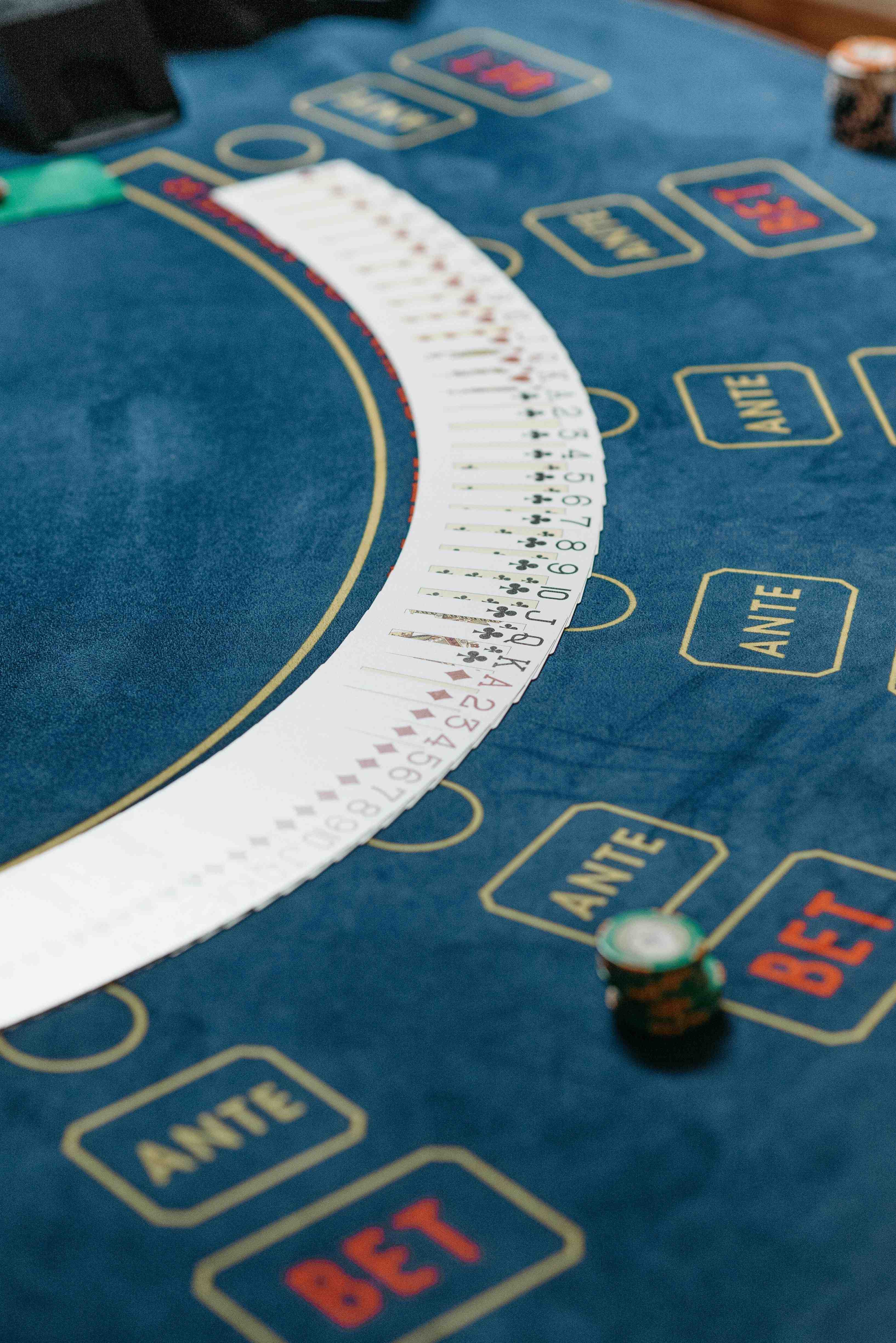 Mesin slot online dengan berbagai tema menarik